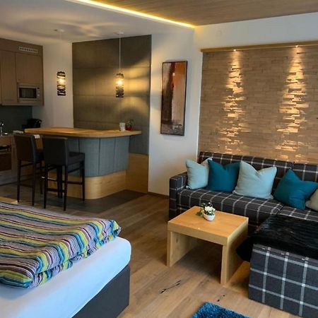 Апартаменты Haus Alt St. Anton Санкт-Антон-ам-Арльберг Экстерьер фото