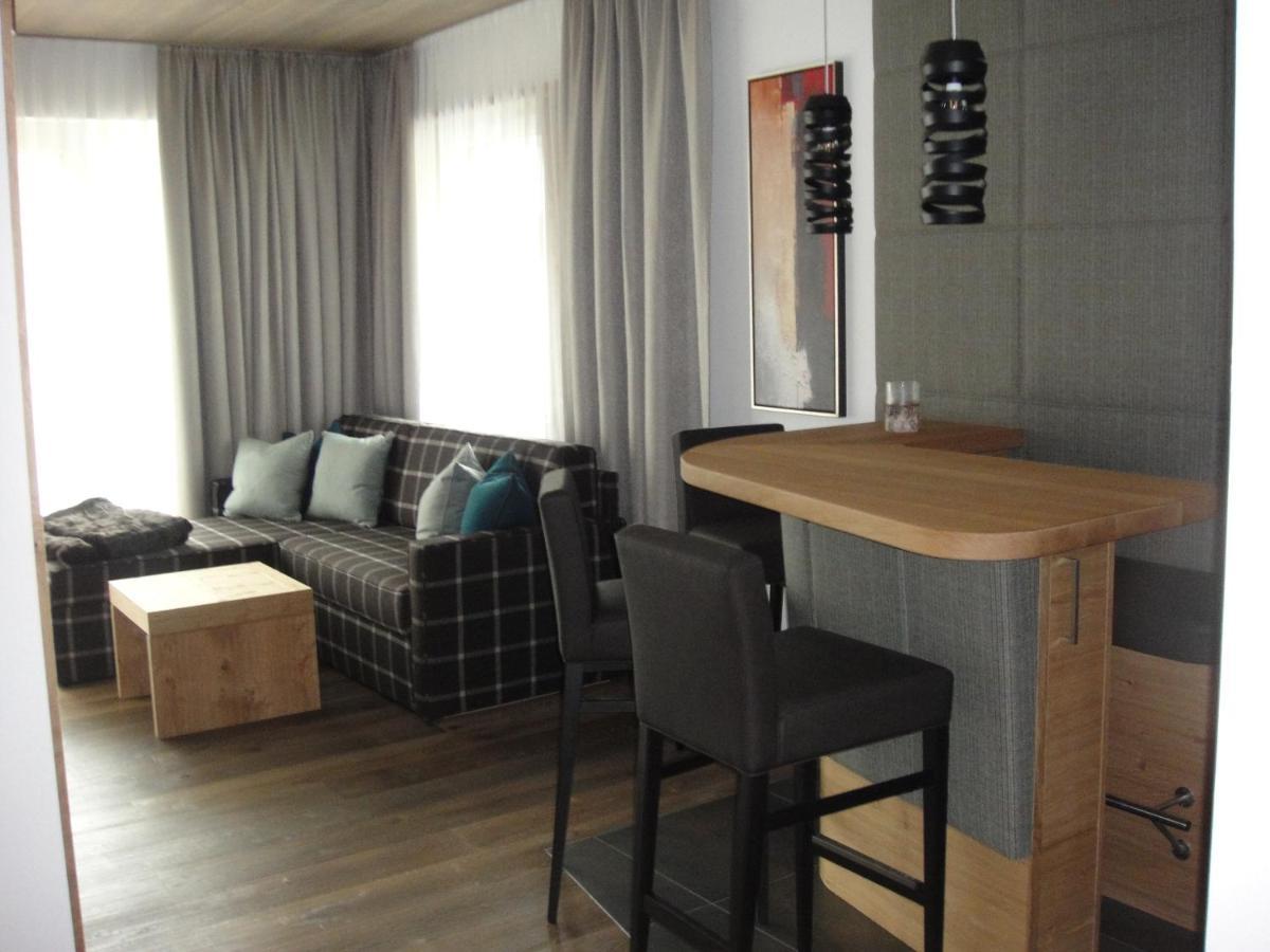 Апартаменты Haus Alt St. Anton Санкт-Антон-ам-Арльберг Экстерьер фото