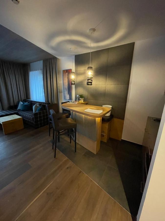 Апартаменты Haus Alt St. Anton Санкт-Антон-ам-Арльберг Экстерьер фото