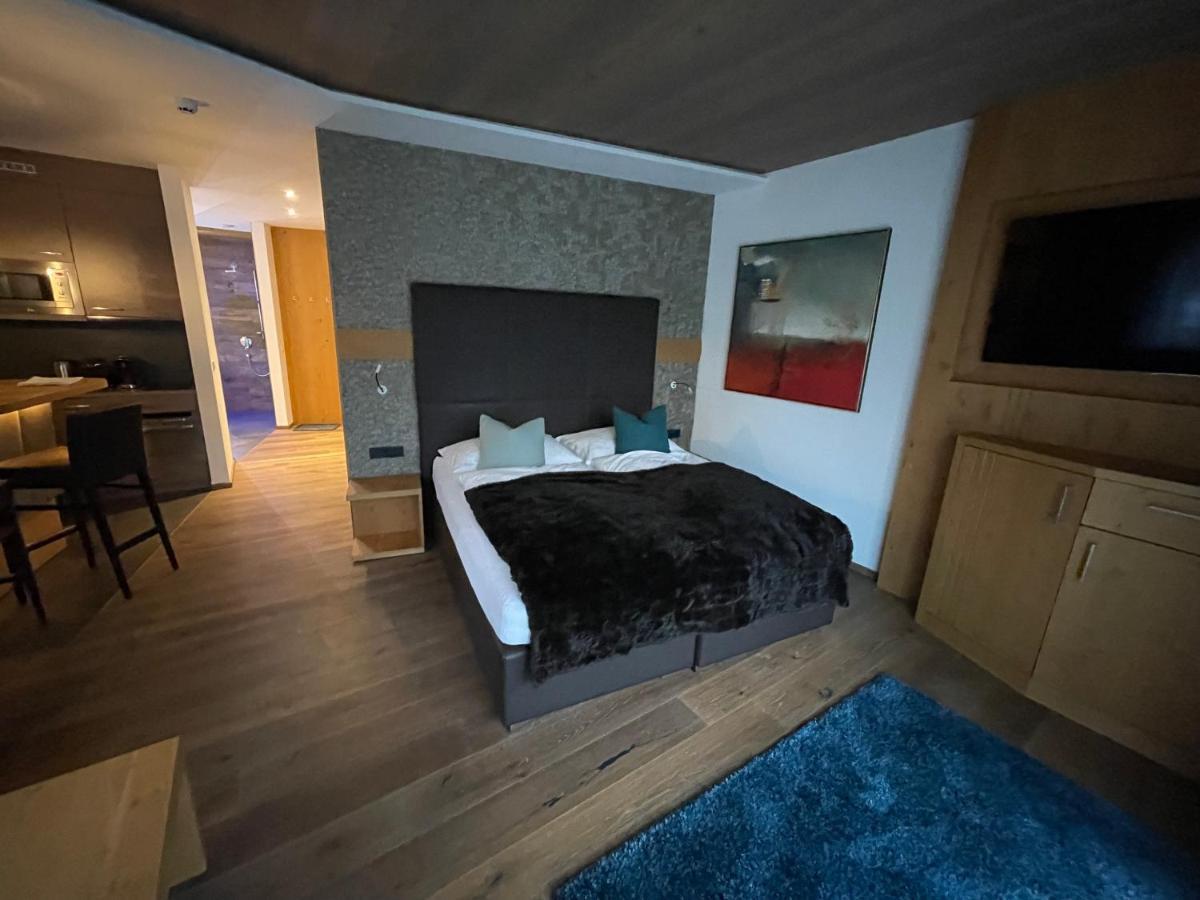 Апартаменты Haus Alt St. Anton Санкт-Антон-ам-Арльберг Экстерьер фото