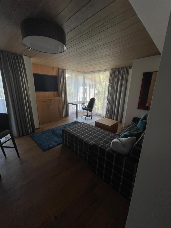 Апартаменты Haus Alt St. Anton Санкт-Антон-ам-Арльберг Экстерьер фото