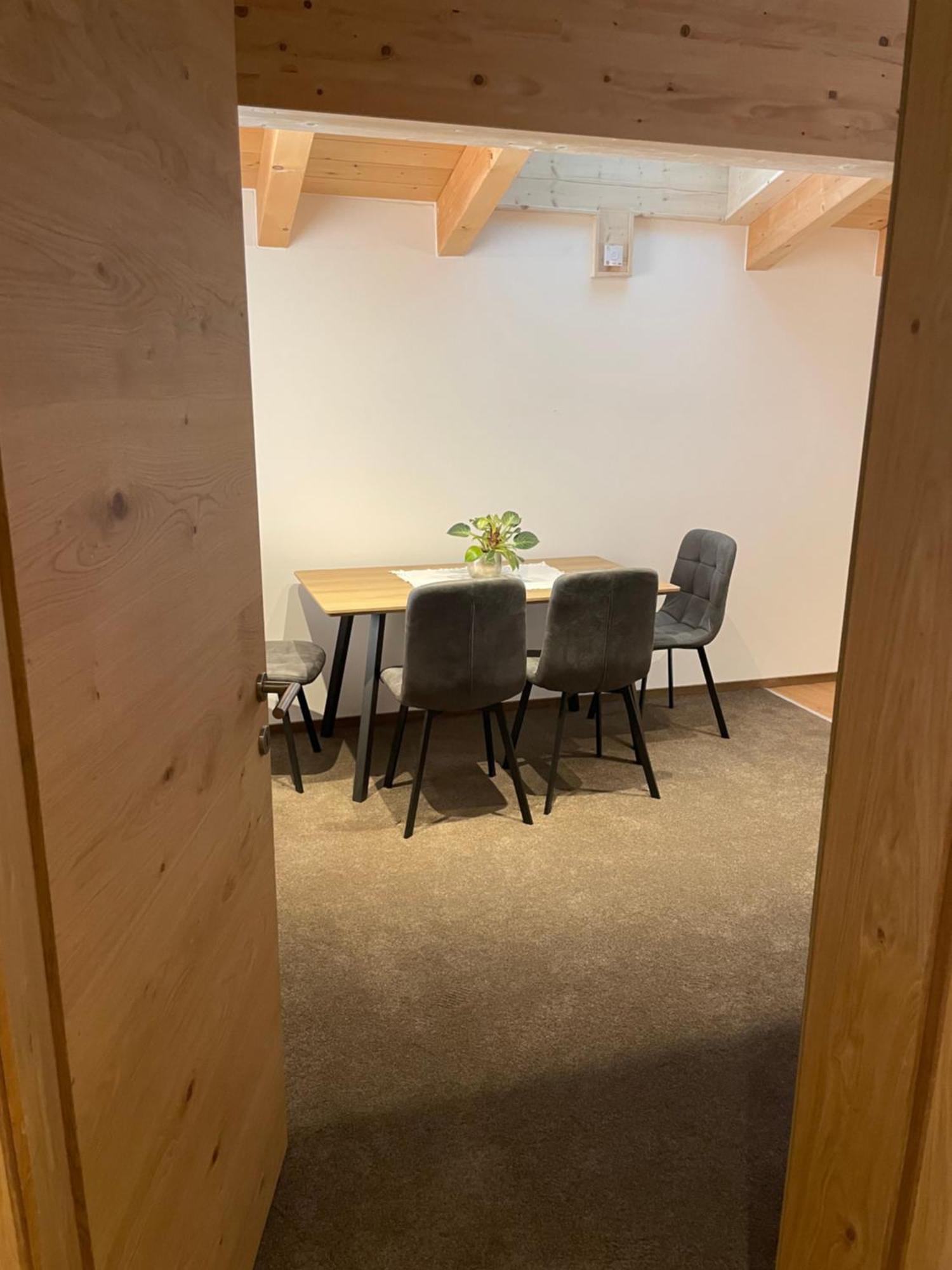 Апартаменты Haus Alt St. Anton Санкт-Антон-ам-Арльберг Экстерьер фото