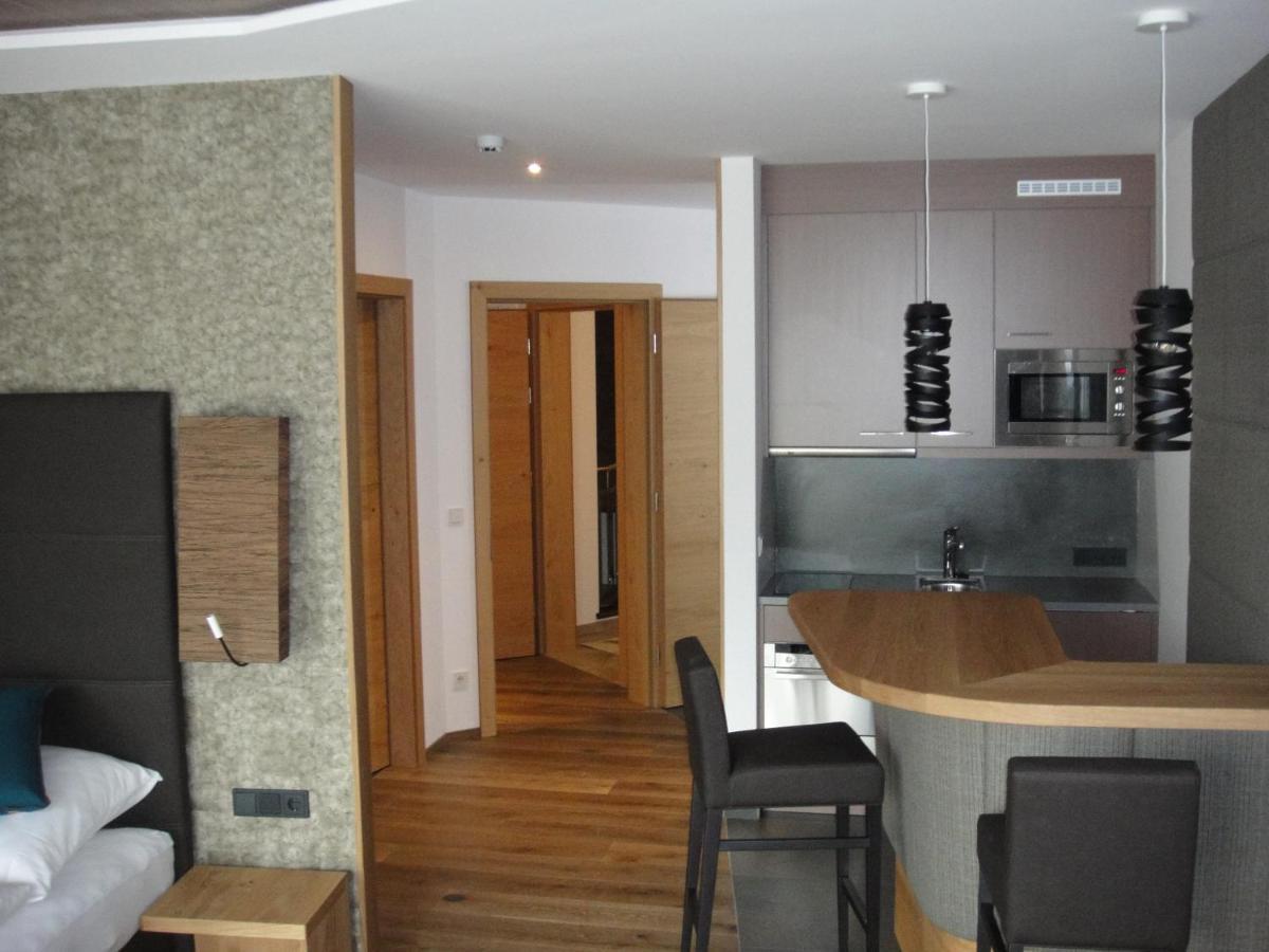 Апартаменты Haus Alt St. Anton Санкт-Антон-ам-Арльберг Экстерьер фото
