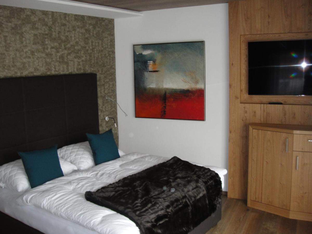 Апартаменты Haus Alt St. Anton Санкт-Антон-ам-Арльберг Экстерьер фото